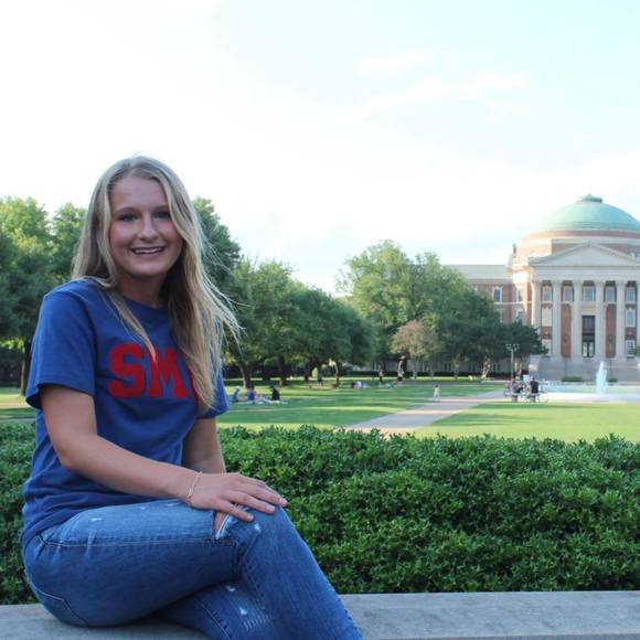 Meet your Posher, Hollie - Picture 1 of 1